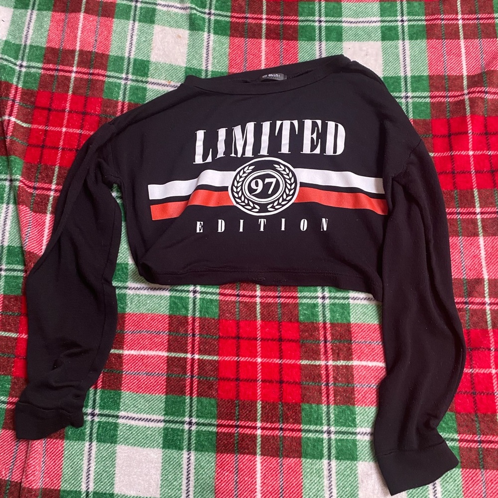 Black crop top long sleeve